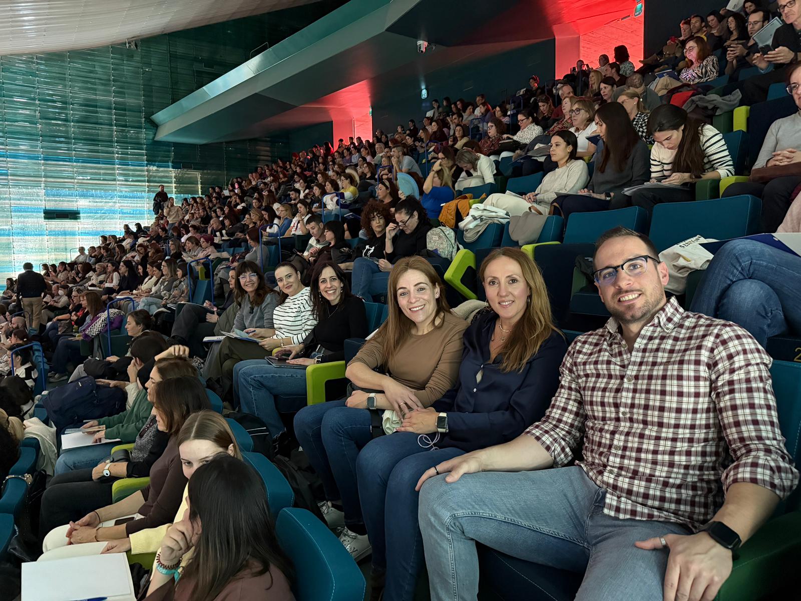 El equipo docente y directivo del Colegio Santa María del Carmen en el Congreso de Bienestar Emocional